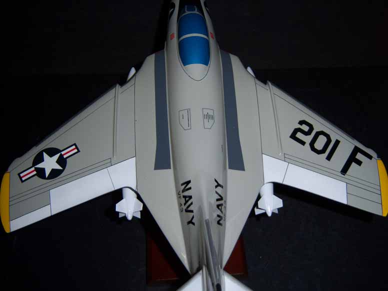 MODEL AIRPLANE F9F 8 Cougar STAND Scale 132 W99 CE  